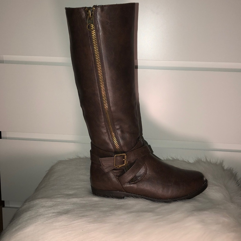 Brown boots